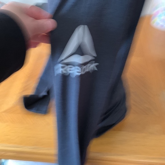 NWT Reebok long sleeve shirt - Picture 2 of 9